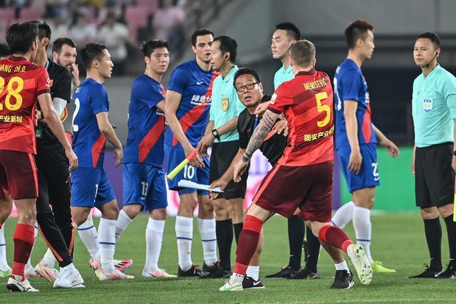 纳斯：老詹传球不需队友全空位，只需合适角度
